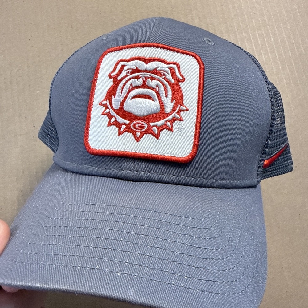 Georgia Bulldogs Hat Cap Men Snapback Gray Nike Classic99 Mesh Back Trucker